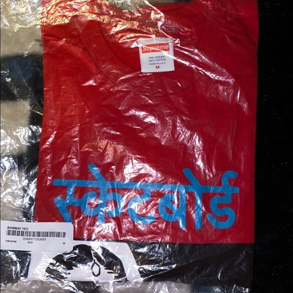 Supreme “bombay Tee”  (Red) Medium